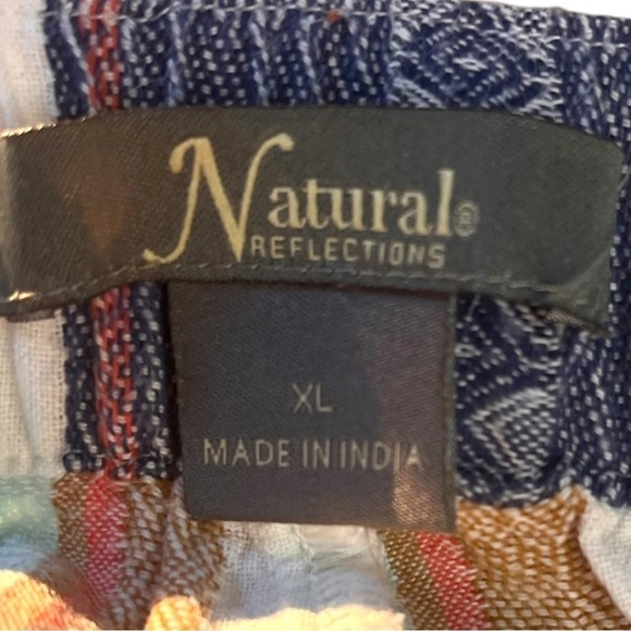 Set of 2: TOMMY HILFIGER and NATURAL REFLECTIONS Shorts - Picture 15 of 16